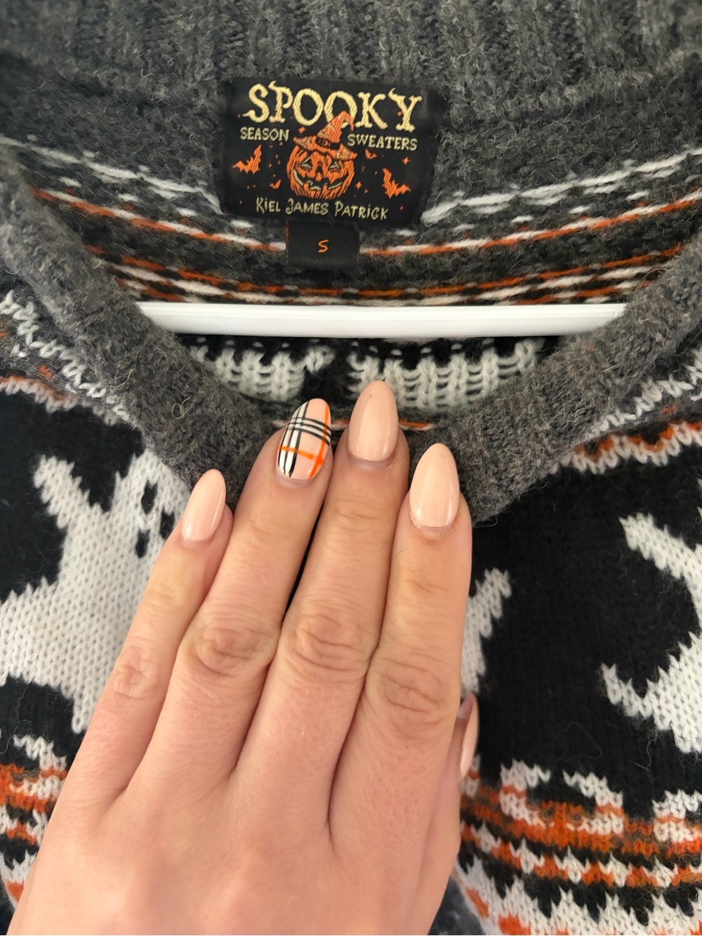 Kiel James Patrick Ghosts Halloween Sweater - Picture 3 of 4